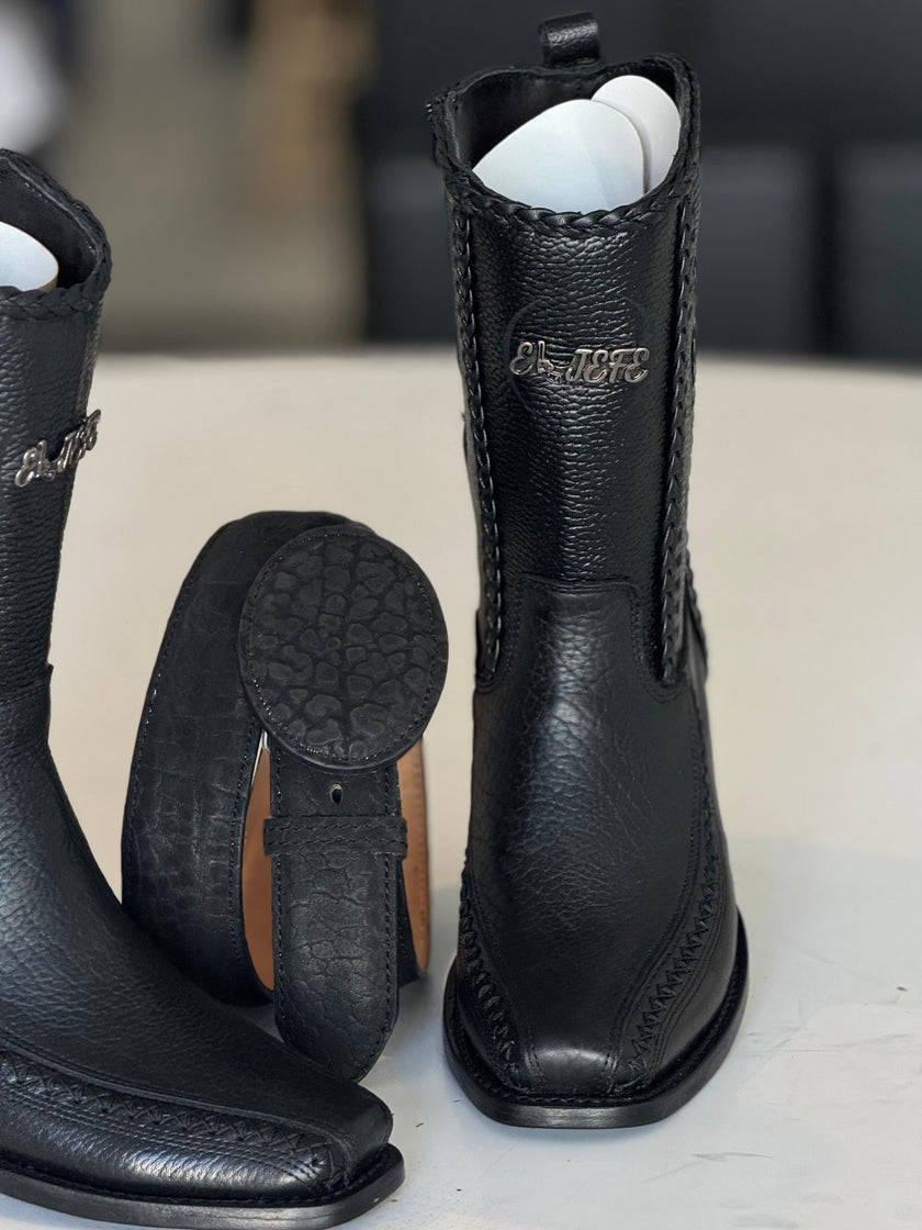 JEFE CUELLO DE TORO NEGRO