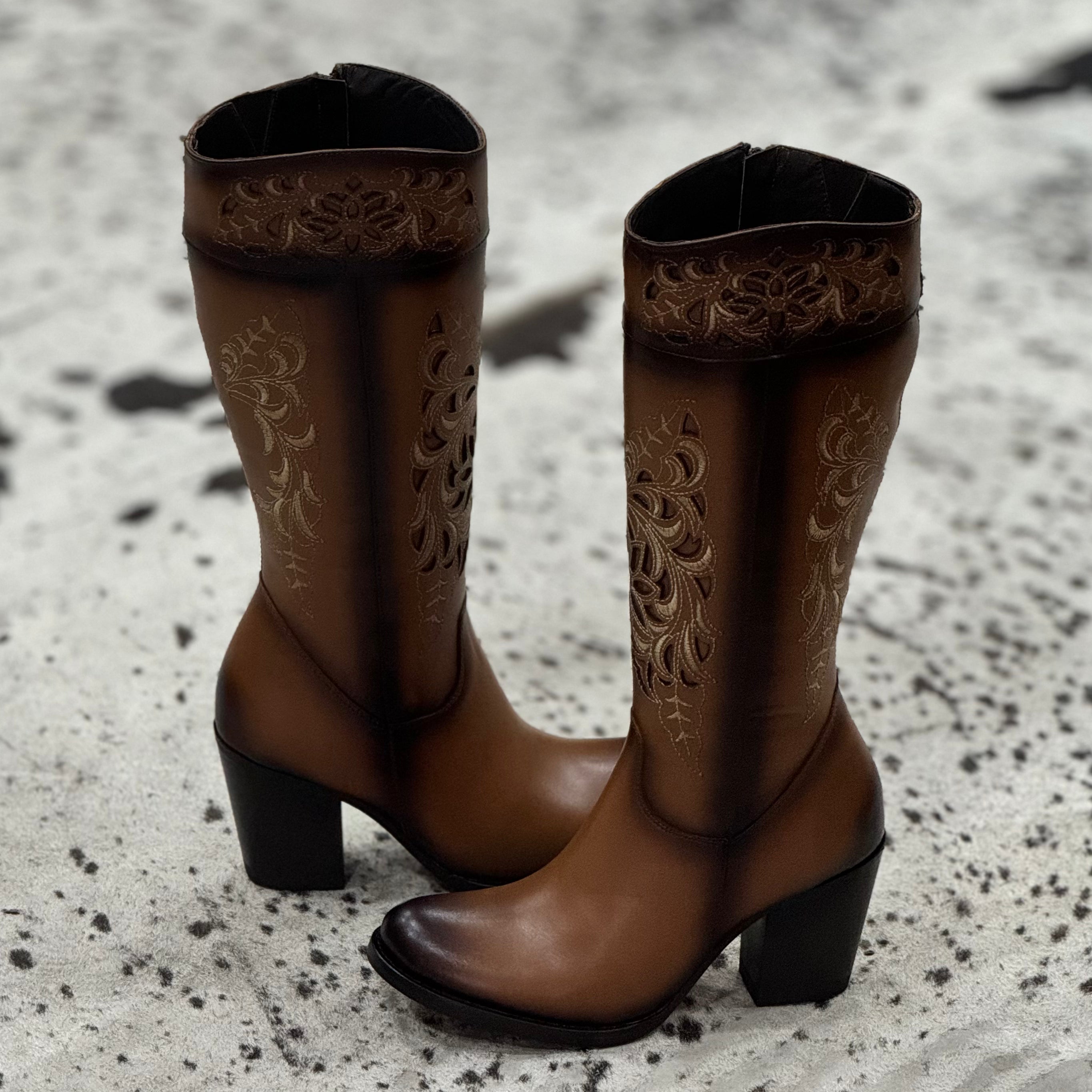 BOTA VANIDOSA MIEL TUVO ALTO