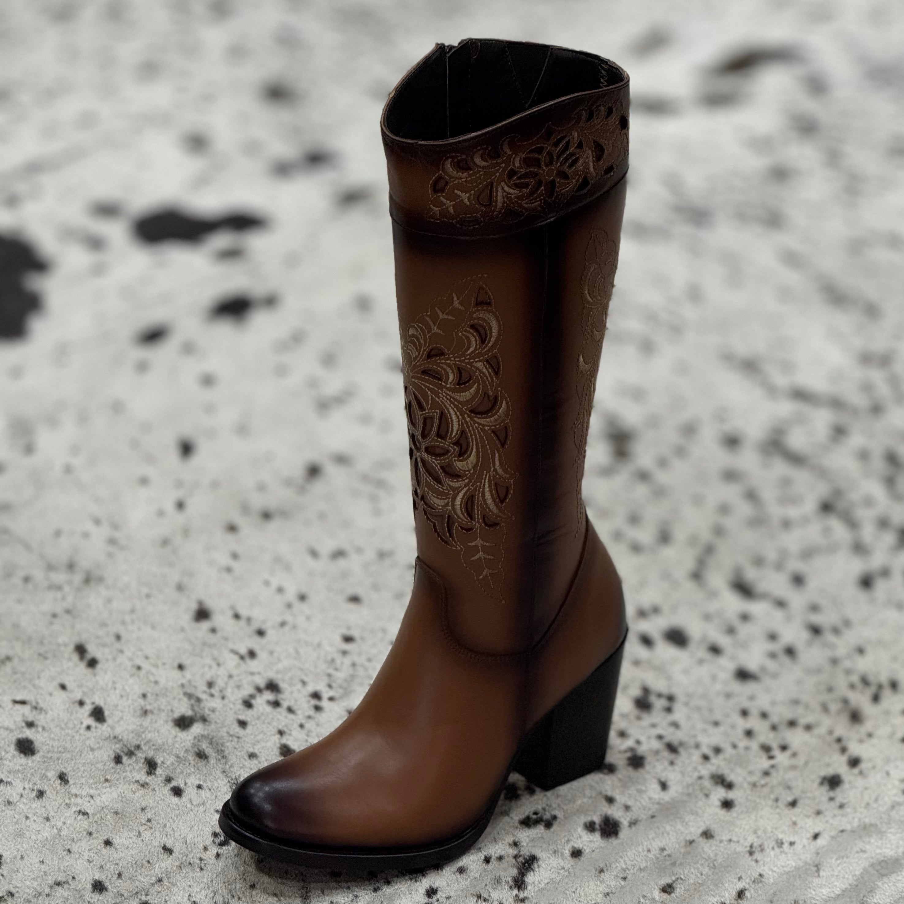 BOTA VANIDOSA MIEL TUVO ALTO