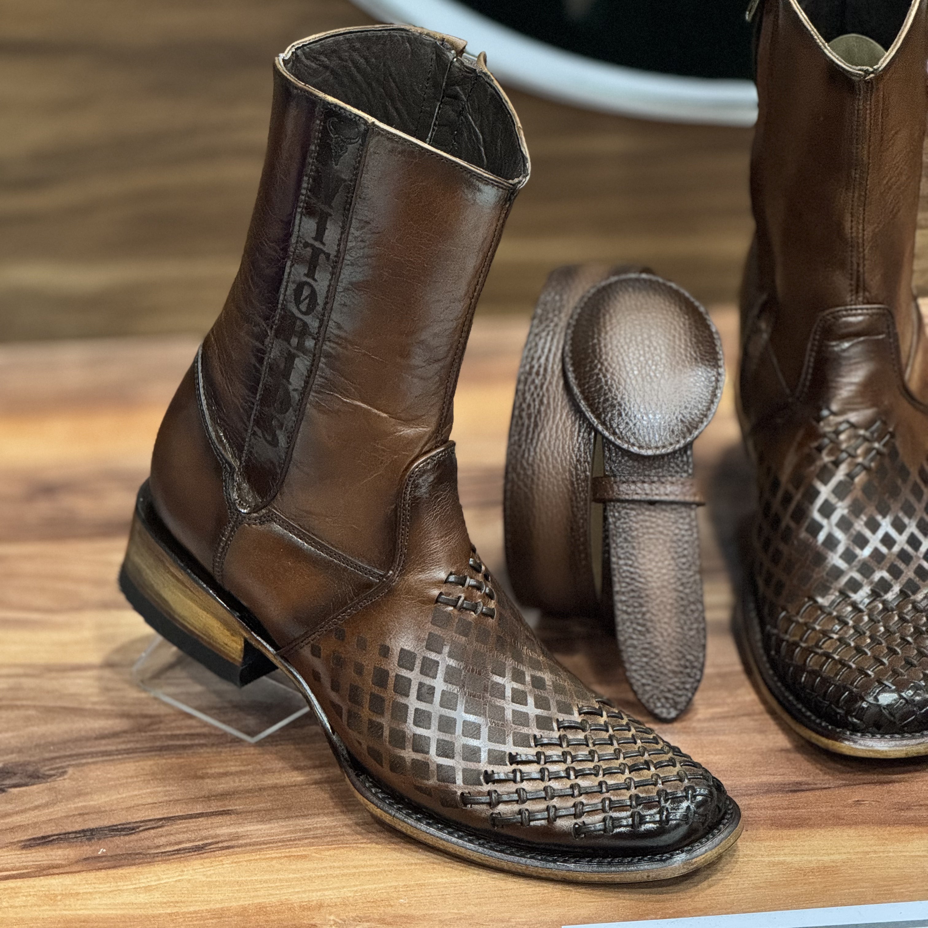 Máximo Petatillo y láser brandy